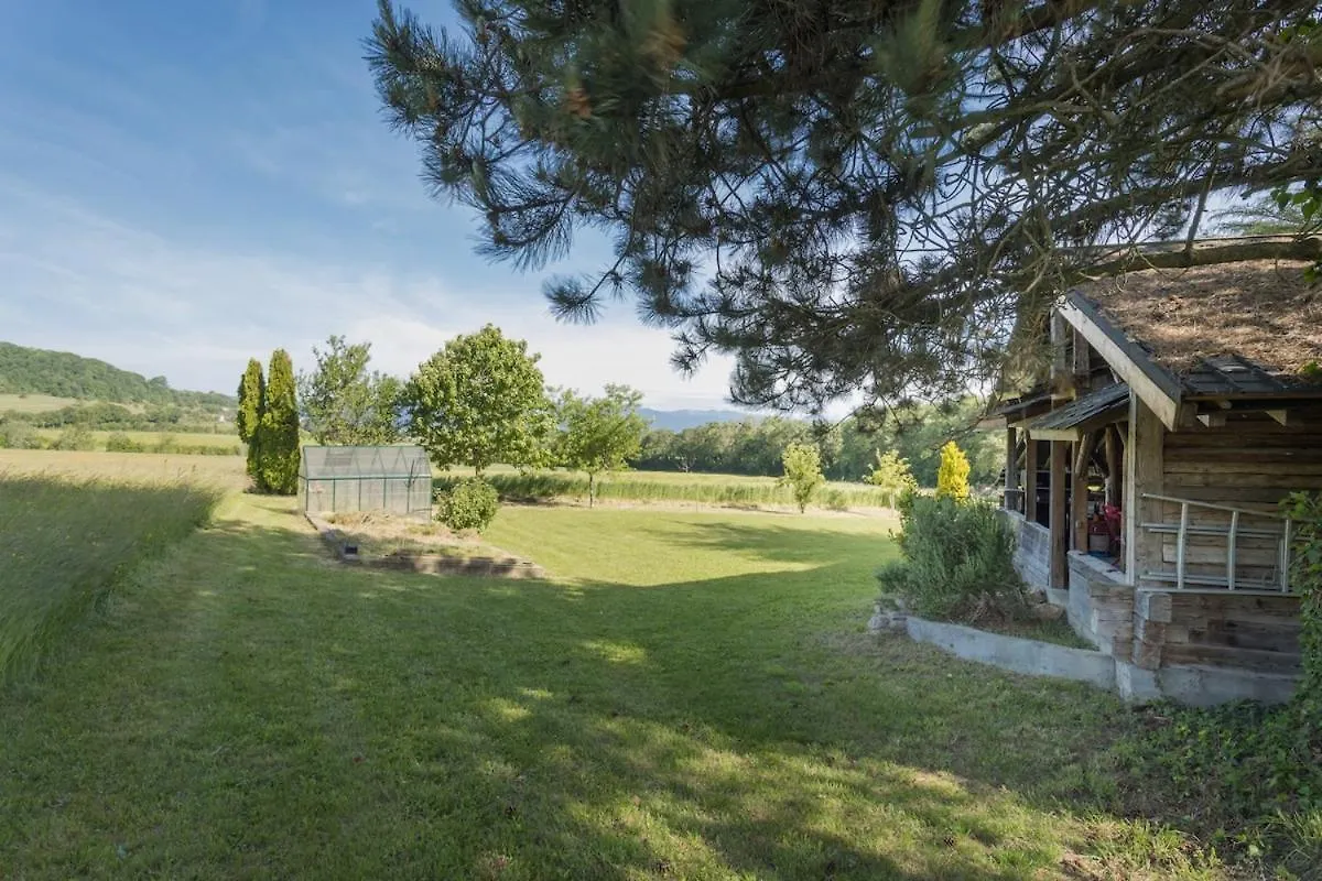 Le Chalet Tresor Cache Au Coeur De La Nature Presilly  Апартаменты